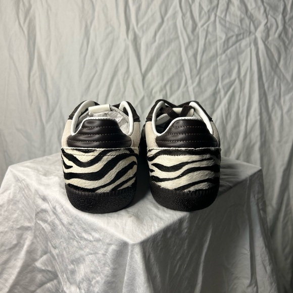 ALOHAS Zebra Sneakers - Picture 8 of 12